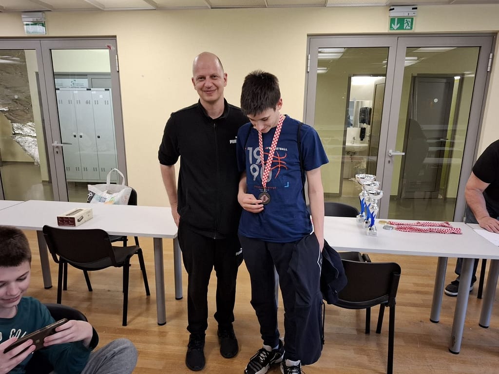 Juraj Kvaternik with bronze medal for the fourth board