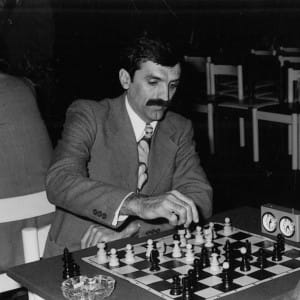 Milan Kuzmanović za šahovskom pločom